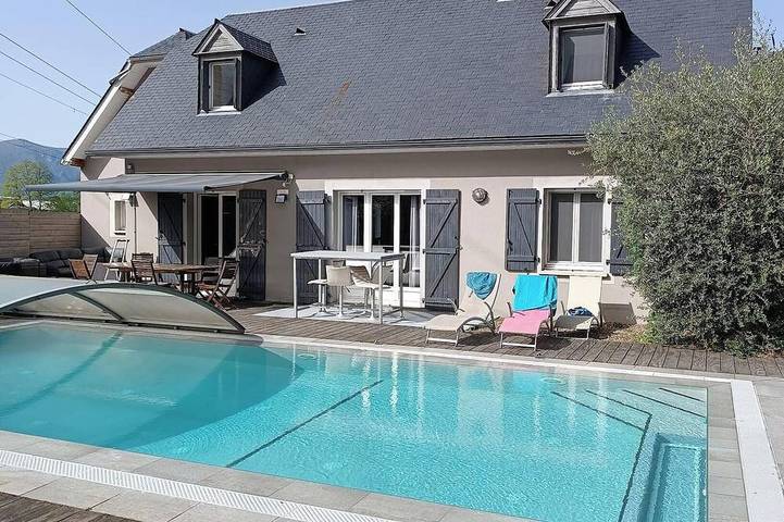 Location de vacances pour 8 personnes, avec Jacuzzi ainsi que Terrasse et Jardin à Villelongue (Hautes-Pyrénées)
