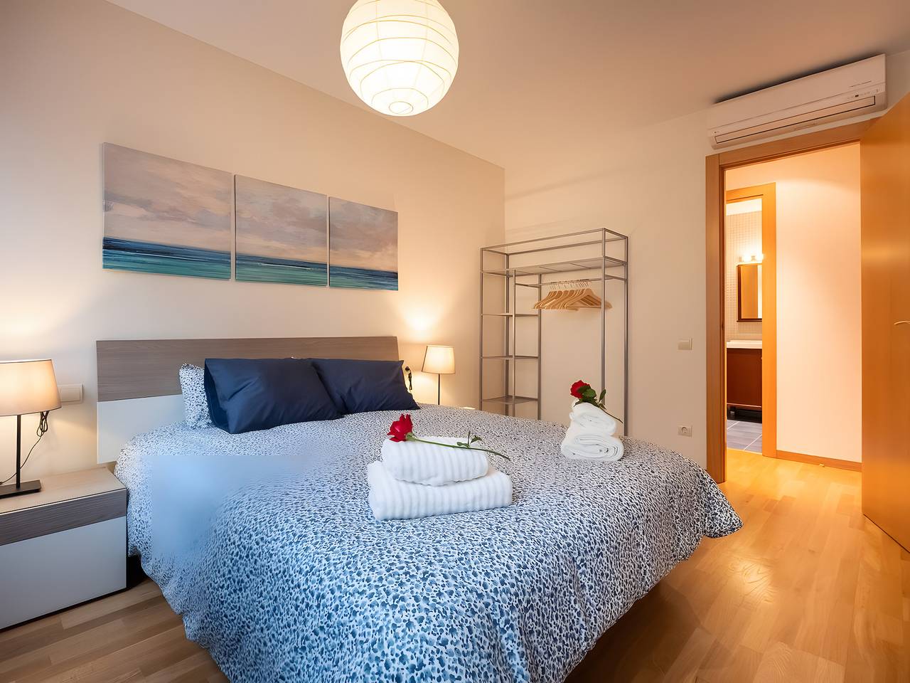 Apartamento entero, Apartamento '2 Dormitorios en Maragall' con Wi-Fi y Aire Acondicionado in Centro Barcelona, Barcelona