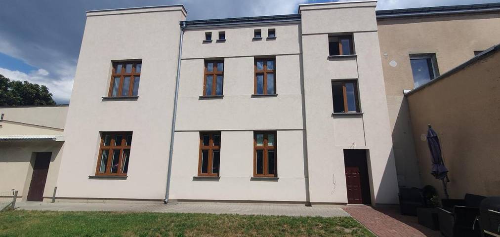 Apartament wakacyjny dla 4 osób, z Jacuzzi i Ogród oraz Basen w Konin