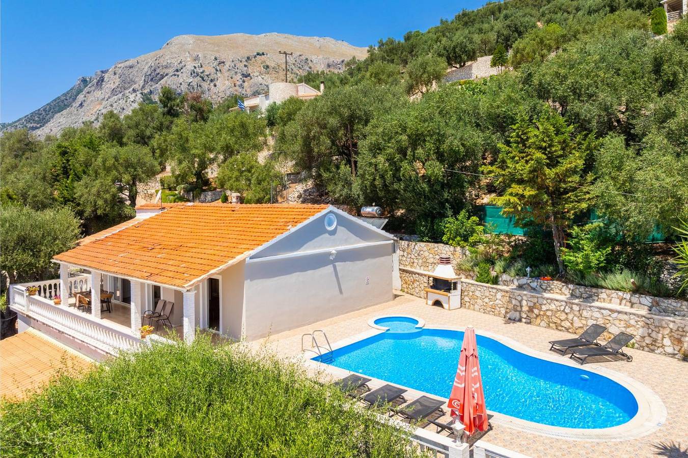 Villa für 6 Personen mit Kinderpool in Nissaki, Korfu