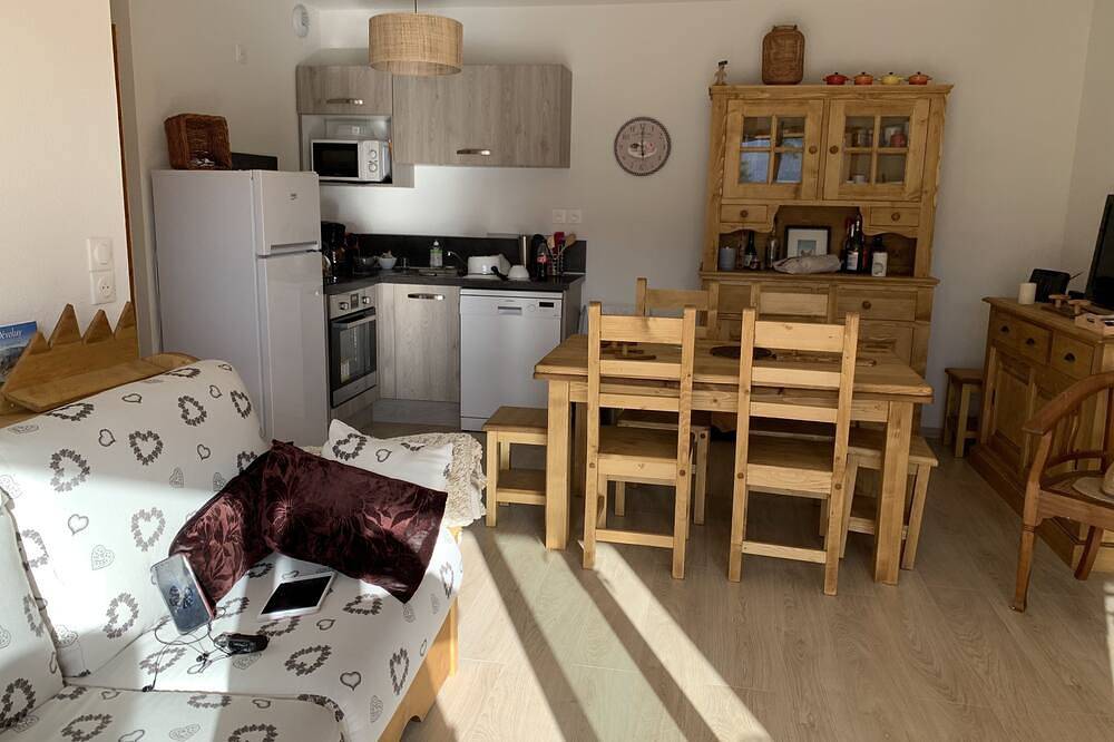 Apartamento entero, Amplio y acogedor apartamento cerca de los remontes. in La Joue du Loup, Dévoluy (comuna)