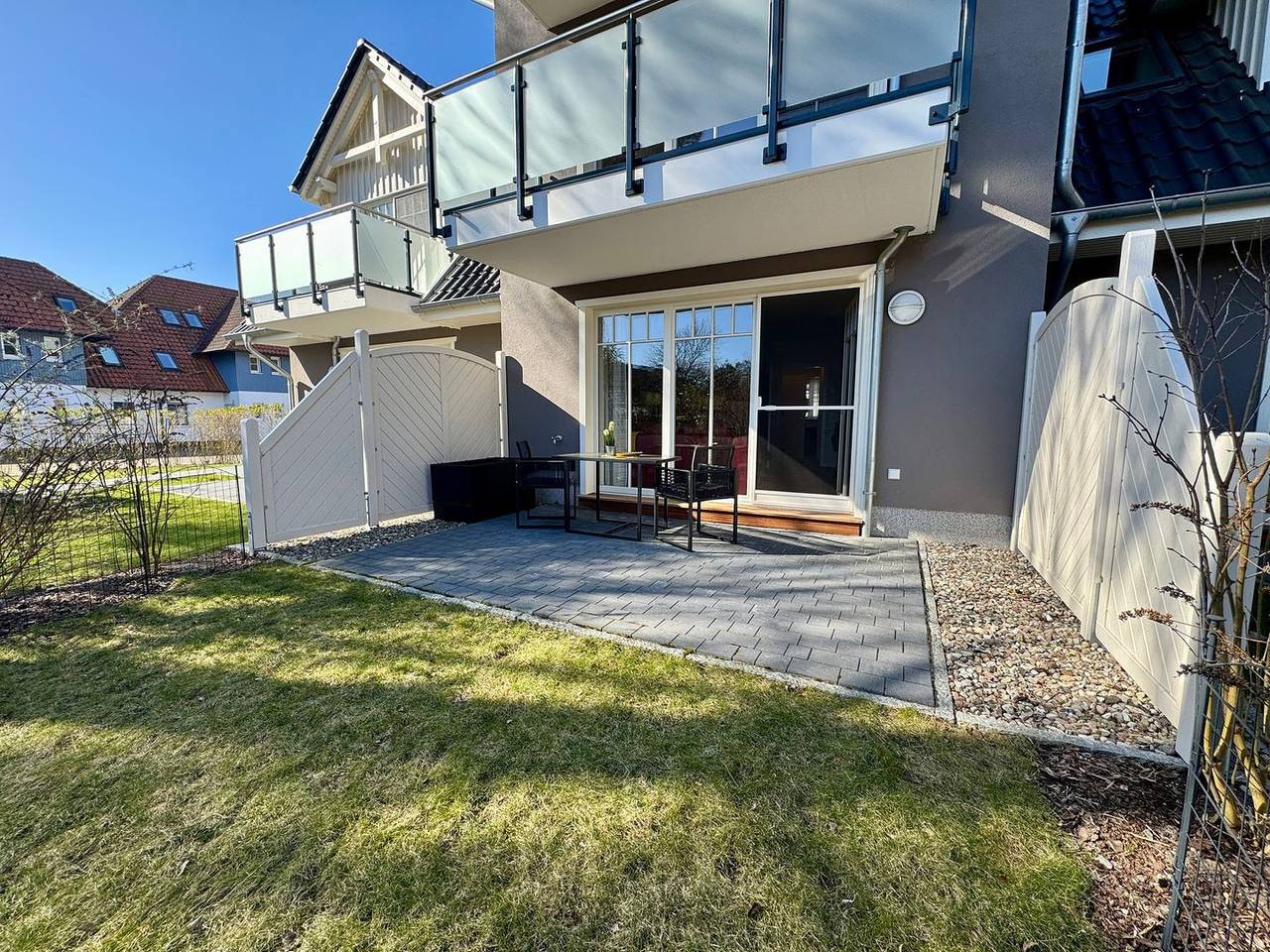 Ganze Wohnung, Modernes Ferienapartment mit Terrasse, 500 m zum Sandstrand in Prerow, Fischland - Darß - Zingst