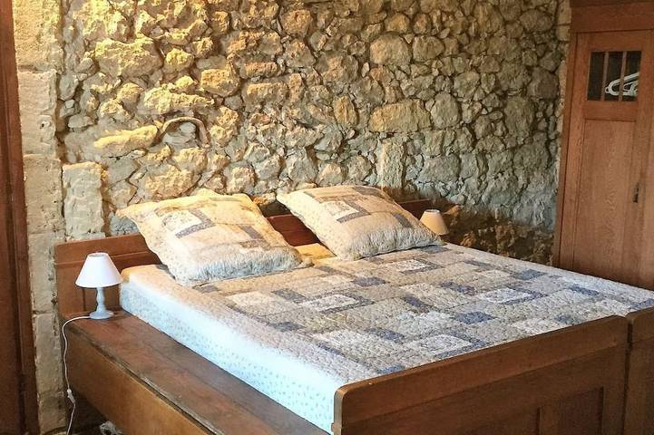 Gîte pour 4 personnes, avec Jardin et Piscine à Pujols (Gironde) - 2