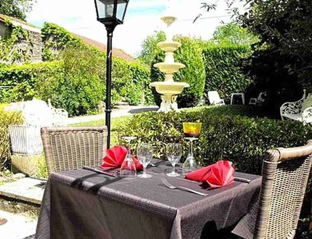Logis Hôtel Restaurant Les Capucins in Avallon, Arrondissement d'Avallon