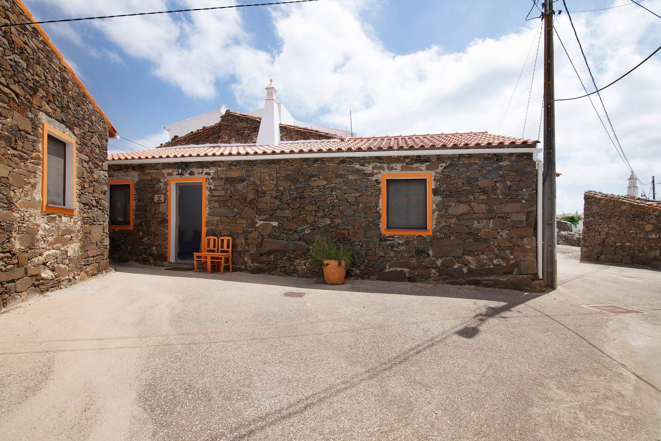 Country House 'Burro' with Mountain View, Wi-Fi and Air Conditioning in Giões, Faro District