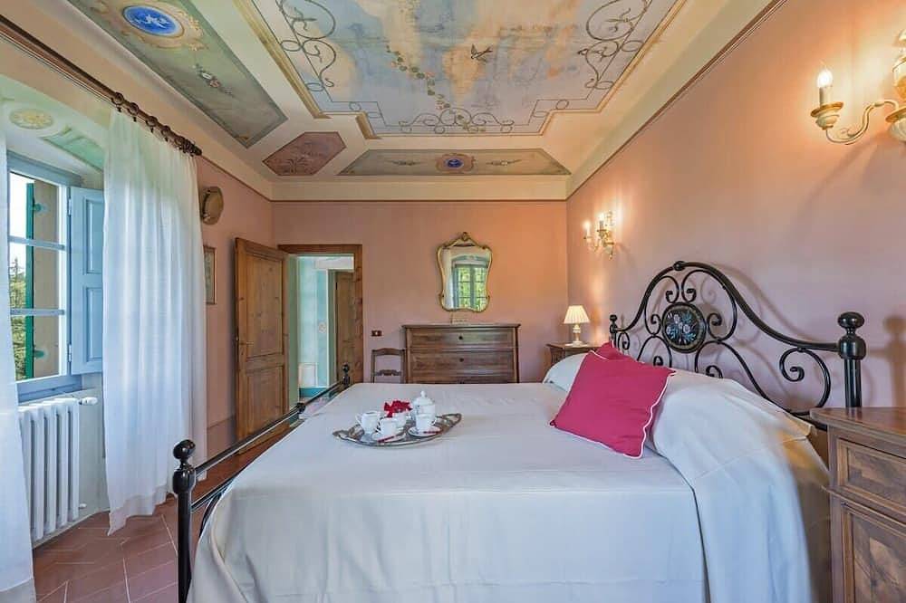 Rosa Palace - Sechs Schlafzimmer Villa, Schläft 12 in Monterchi, Valtiberina