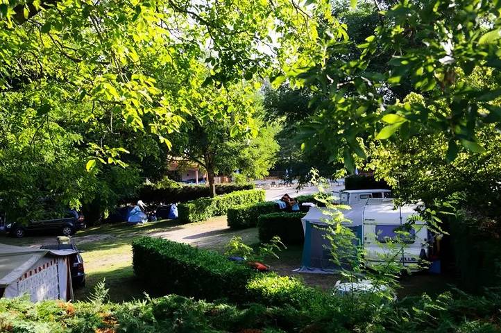 Camping pour 4 personnes, avec terrasse ainsi que sauna et piscine, animaux acceptés en Midi-Pyrénées - 3