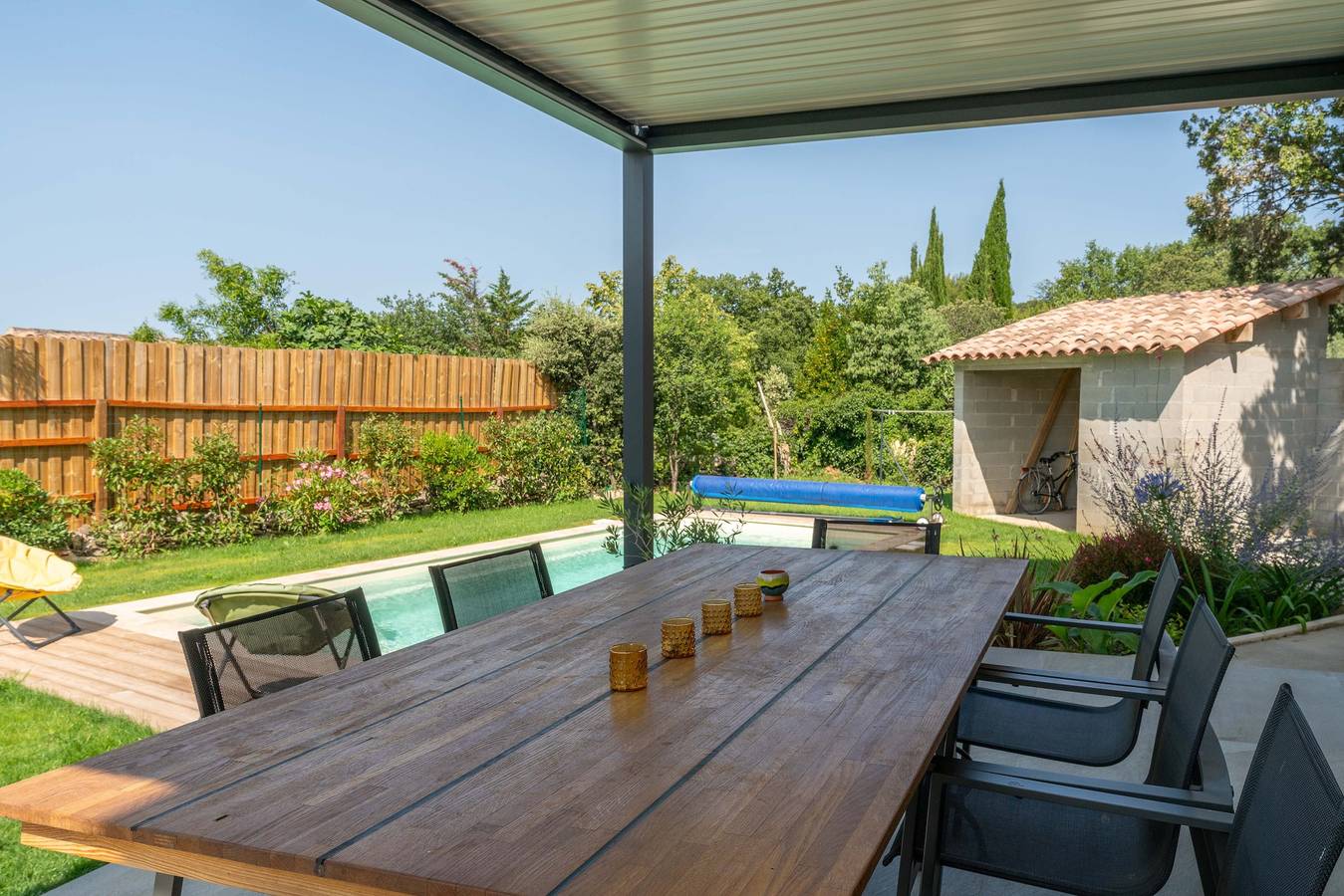 Villa 'Mas Mayflower' with Mountain View, Wi-Fi, and Air Conditioning in Cabrières-d'Avignon, Parc naturel régional du Luberon