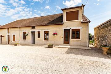 Gîte pour 6 personnes, avec piscine ainsi que terrasse et jardin dans Marne