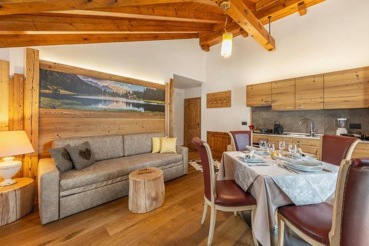 Baita per 3 persone, con Balcone e Idromassaggio nonché Terrazza e Giardino a Pinzolo