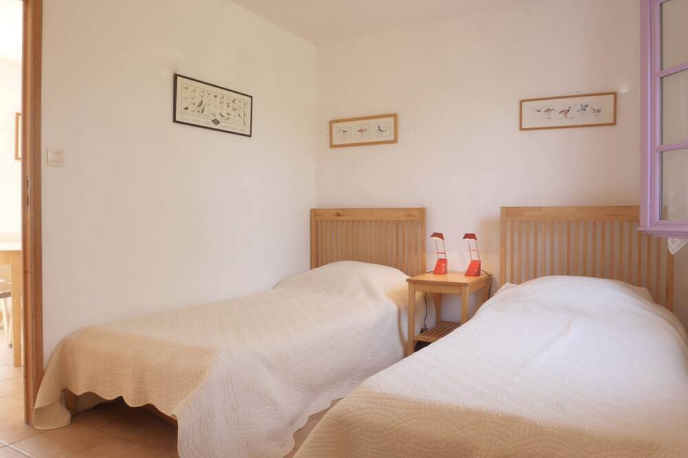 Typical house near wild coast - Pets allowed in Locmaria, Côte des Mégalithes