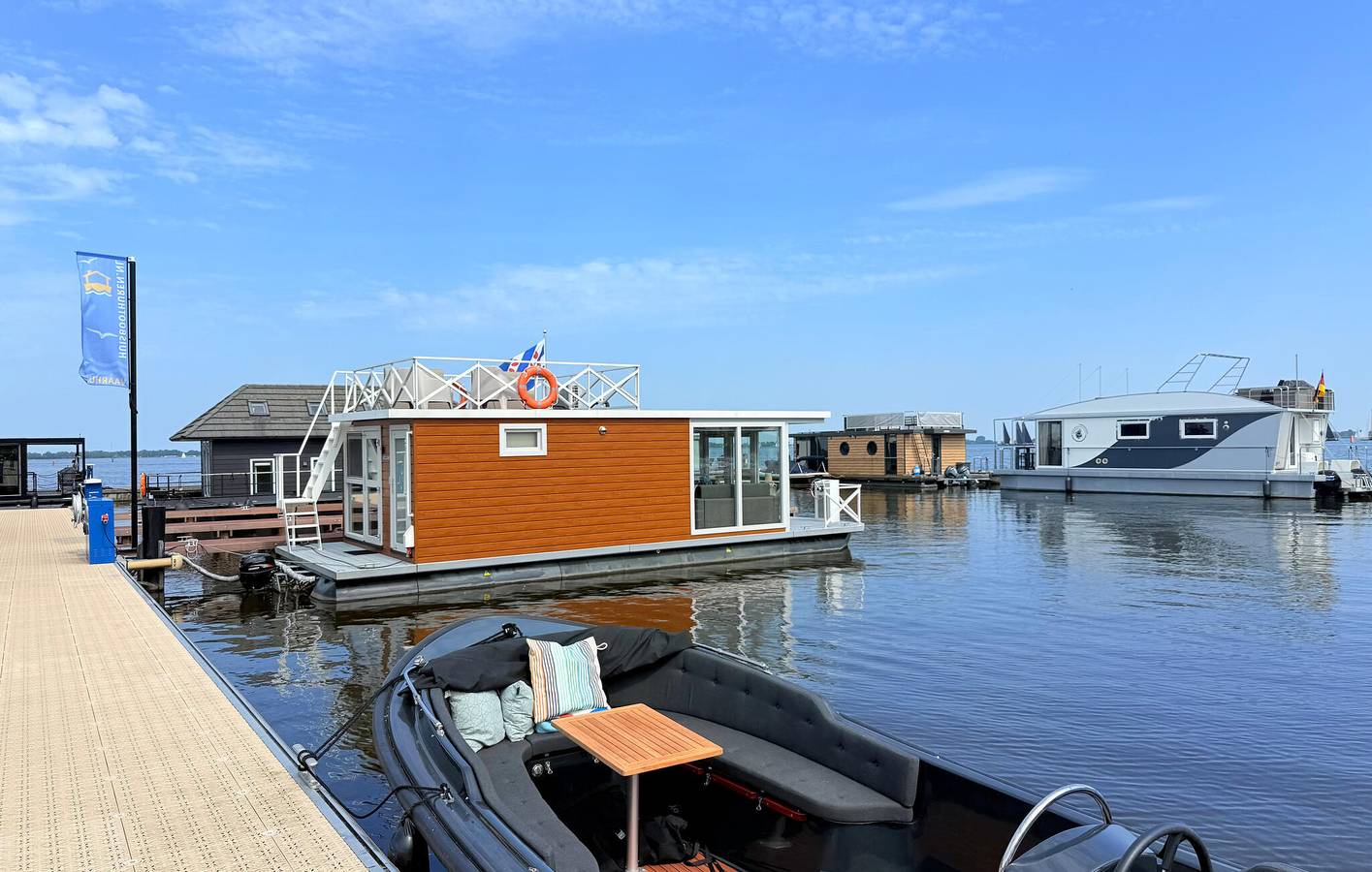 Hausboot für 4 Personen mit Terrasse in Friesland
