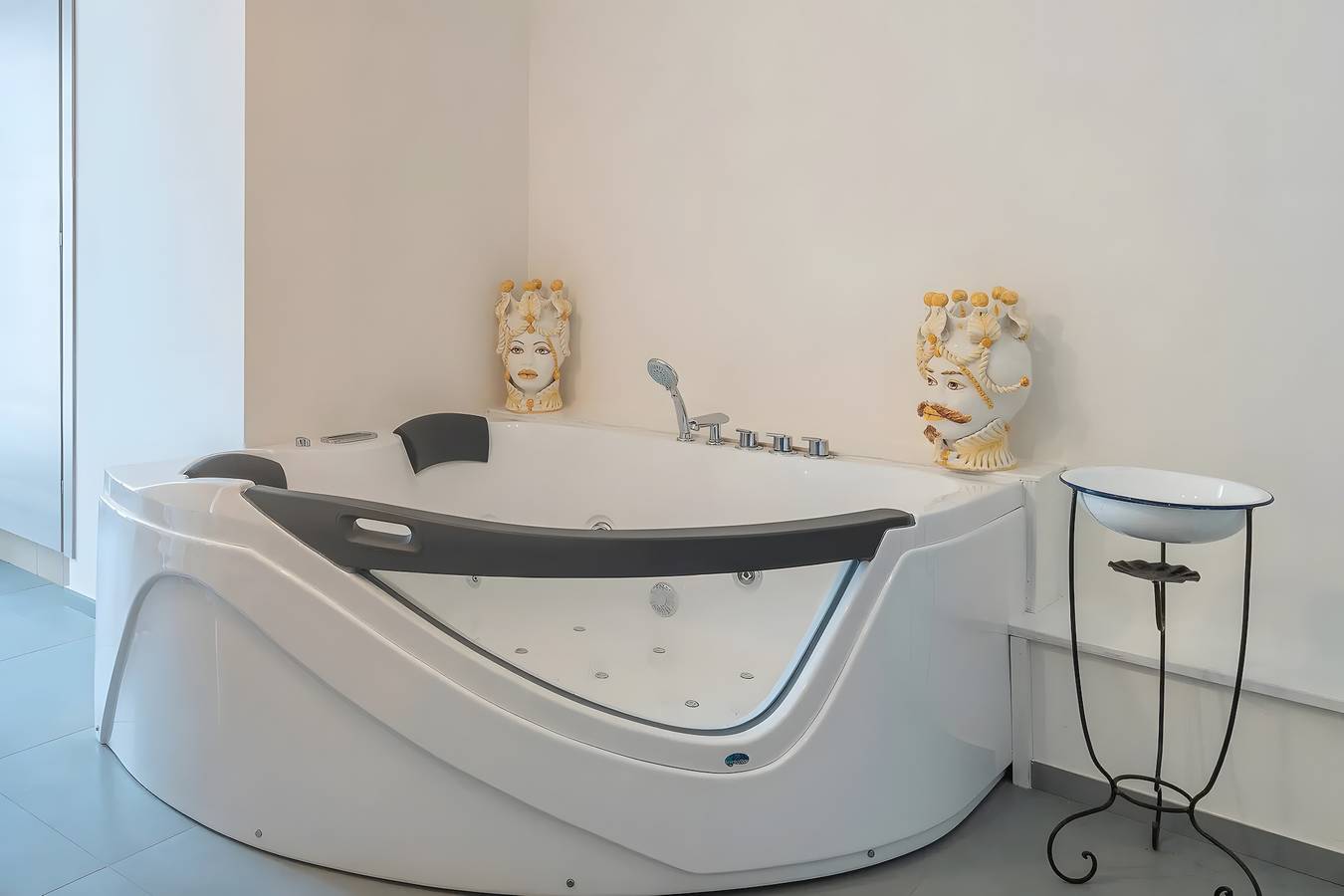 Habitación 'Al 214 - Triple' con Wi-Fi y aire acondicionado in Ragusa (Sicilia), Provincia de Ragusa