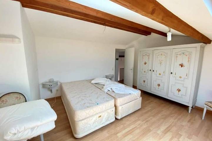 Location de vacances pour 8 personnes, avec jardin et terrasse dans Office De Tourisme De Greoux Les Bains - 4