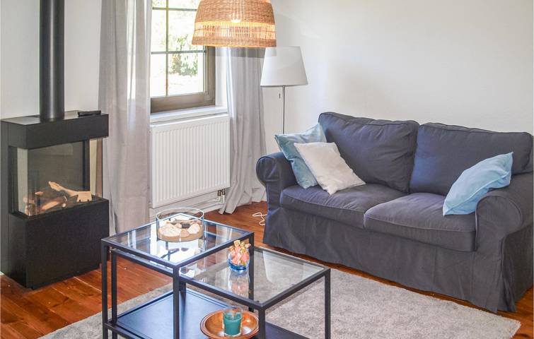 Moderne Wohnung mit Parkplatz, TV & Internet bei Burg Stargard in Tollensesee, Burg Stargard
