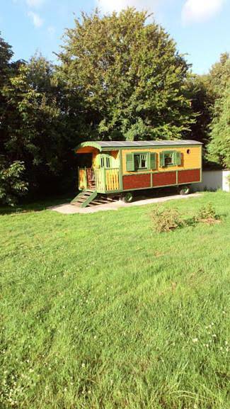 Gîte pour 3 personnes, avec jardin et terrasse à Saint-Donan