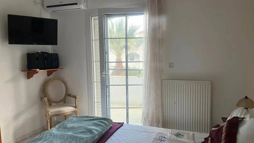 Ferienwohnung für 4 Personen, mit Pool und Balkon sowie Garten