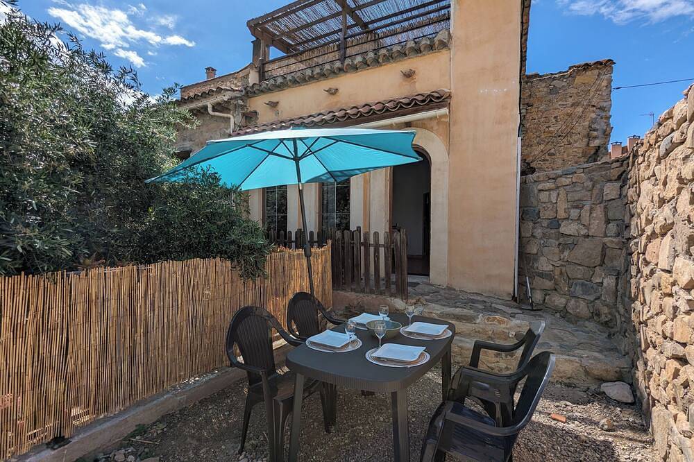 Appartement entier, Dans le minervois, T3 spacieux et chaleureux avec terrasse et climatisation! in Bize-Minervois, Côte méditerranéenne (France)