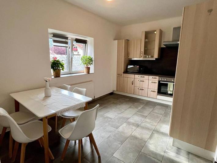 Ferienwohnung für 8 Personen, mit Terrasse und Ausblick in Stams