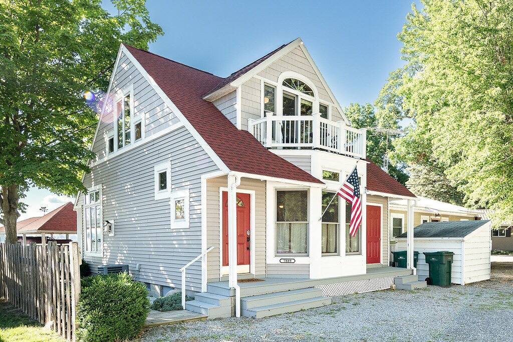 Best Sunsets on Indian Lake. Perfect for fall & winter escapes! Close to skiing. in Indian Lake