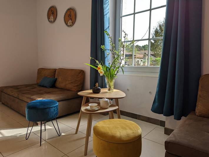 Gîte pour 8 personnes, avec jardin ainsi que piscine et terrasse à Chadurie - 4