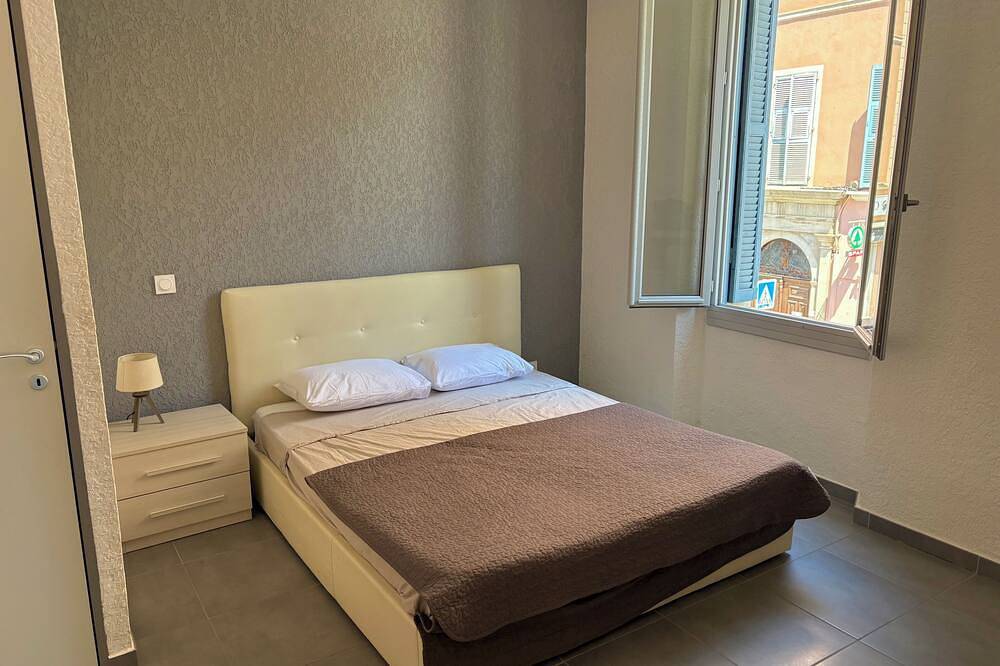 Appartamento intero, Apartment T2 Corte center in Corte Francia, Parco naturale regionale della Corsica