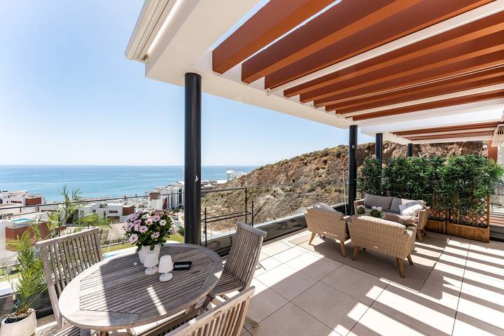 Appartamento intero, Appartamento "Attico Middel Views" con Piscina e Wi-Fi in Fuengirola, Costa del Sol