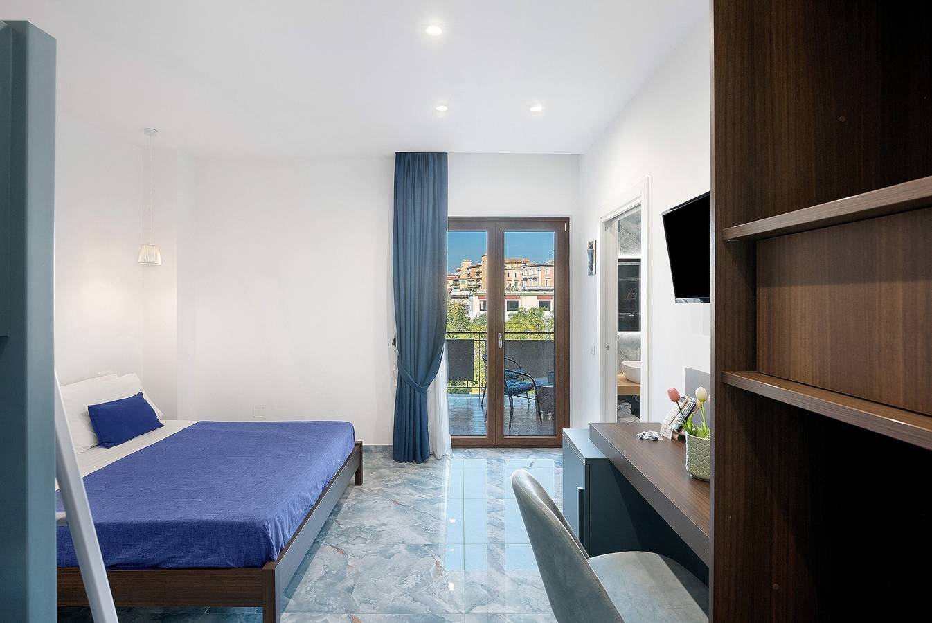 Chambre 'Camera Familiare Panoramica' avec vue sur la montagne, Wi-Fi et climatisation in Ercolano, Parc national du Vésuve