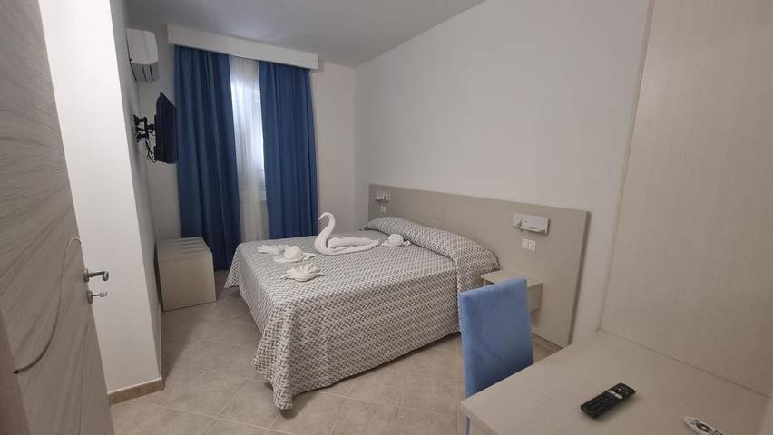 Ferienhaus für 2 Personen, mit Terrasse und Garten sowie Pool und Ausblick in Faro Capo Vaticano - 3