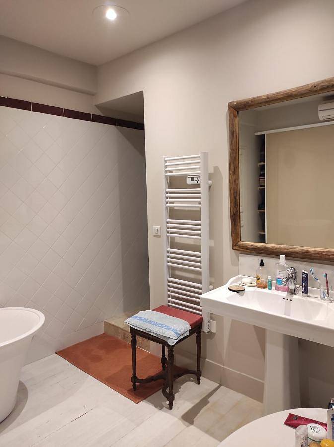Double Room with Private Bathroom in Bergerac, Périgord Pourpre