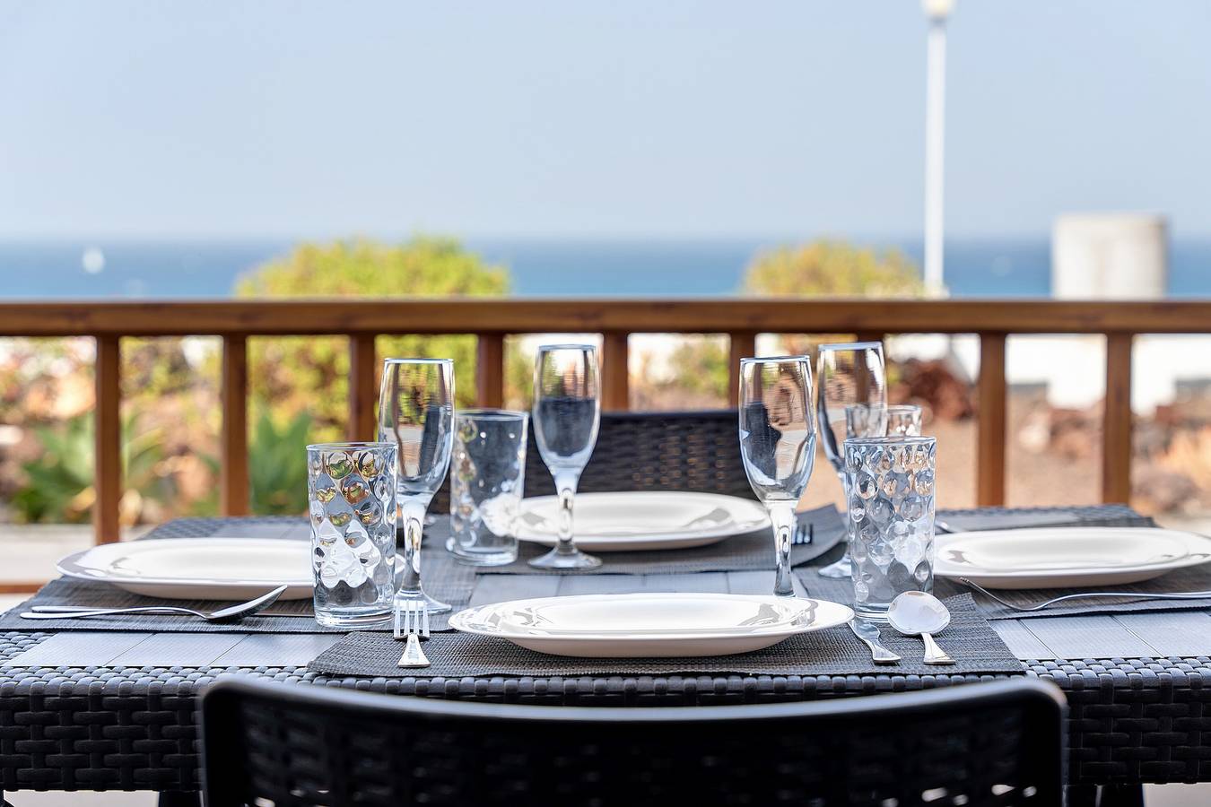 Apartamento entero, Casa de vacaciones "Los Geranios 404" con vistas al mar, piscina compartida y Wi-Fi in Playa Puerto Colón, Adeje