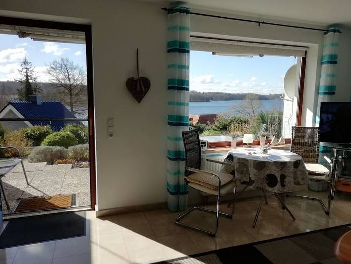 Ferienhaus für 2 Personen, mit Terrasse und Seeblick in Eutin