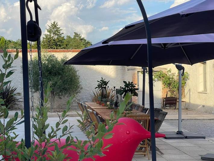 Location de vacances pour 35 personnes, avec Terrasse ainsi que Jardin et Piscine à Mont-près-Chambord