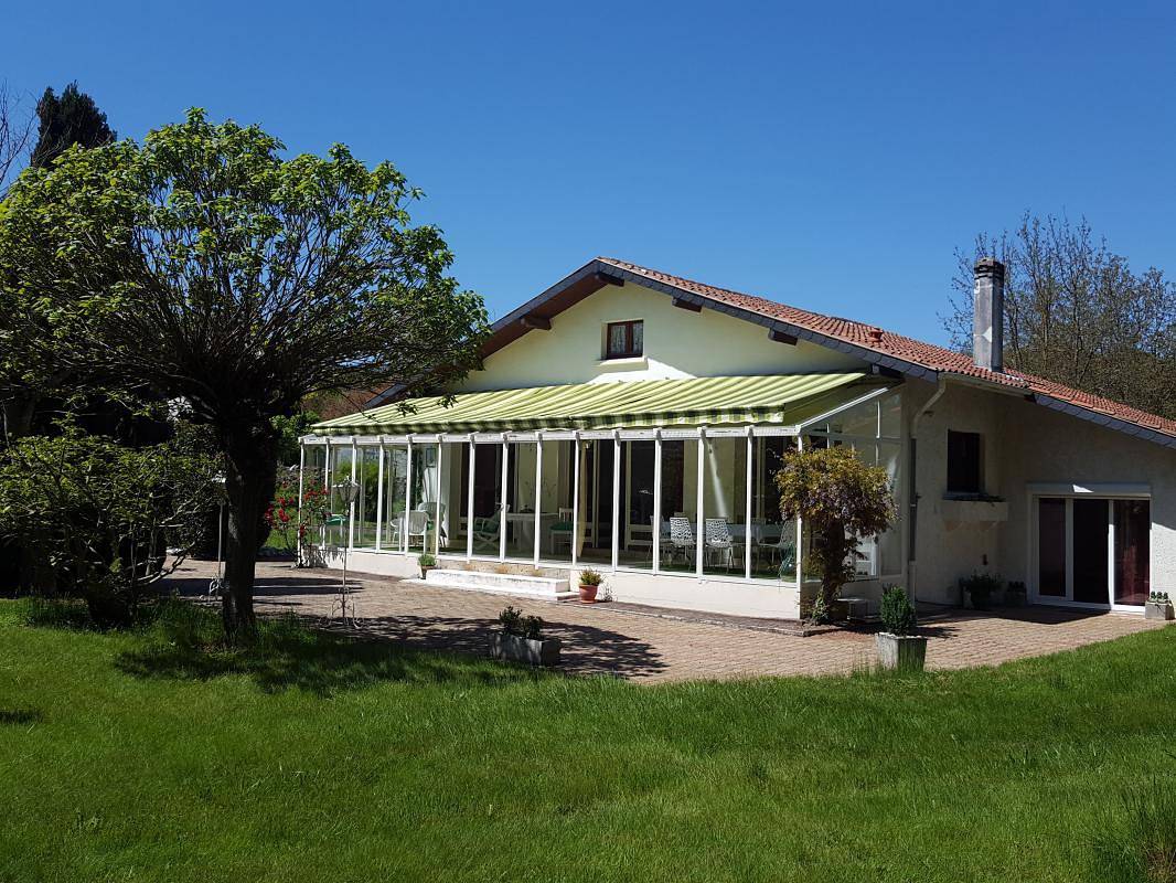 Gîte voor 6 personen met terras in Bartrès, Hautes-Pyreneeën