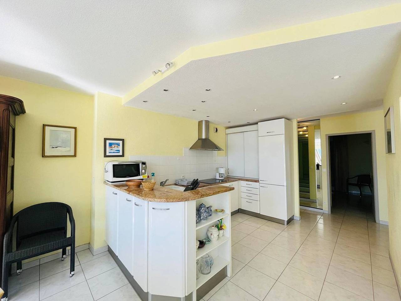 Ganze Wohnung, 4-Zimmer-Wohnung mit Terrasse, strandnah, privater Garage, Bettwäsche inklusive in Calvi, Calvi und Umgebung