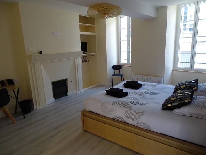 Gîte pour 2 personnes, avec terrasse et jardin à Châteaubourg