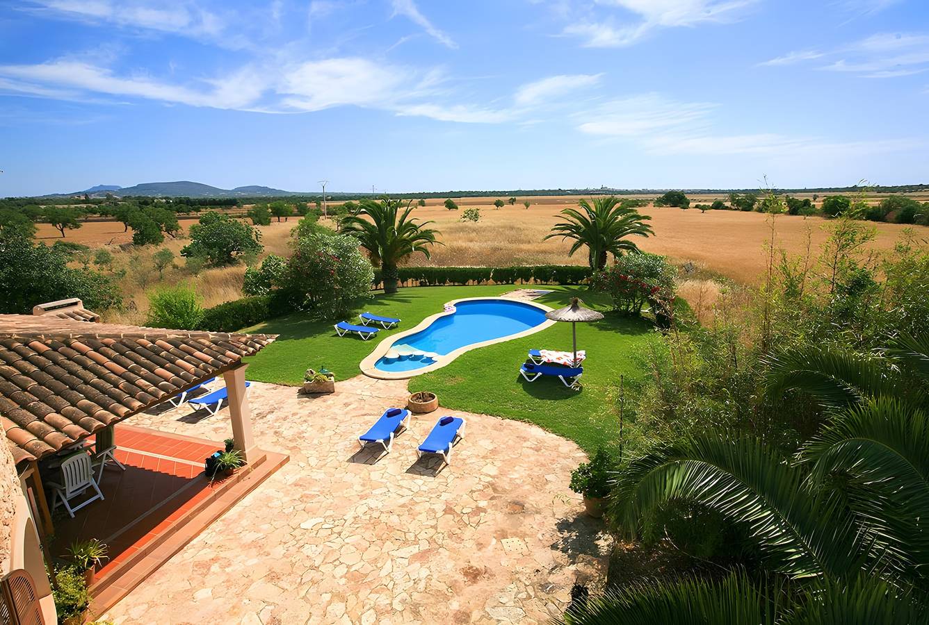 Maison de vacances « Es Rafal Nou » avec piscine privée, Wi-Fi et climatisation in Es Llombards, Santanyí