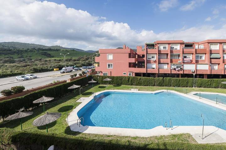 Entire holiday apartment, Camarote De Algetares 2 - Cosy apartment with shared pool in Playa de Getares, Algeciras