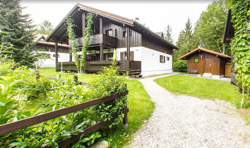 Ferienpark für 4 Personen, mit Balkon und Balkon/Terrasse sowie Terrasse und Garten