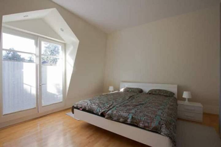 Gîte pour 7 personnes, avec balcon ainsi que jacuzzi et jardin à Oberursel - 3