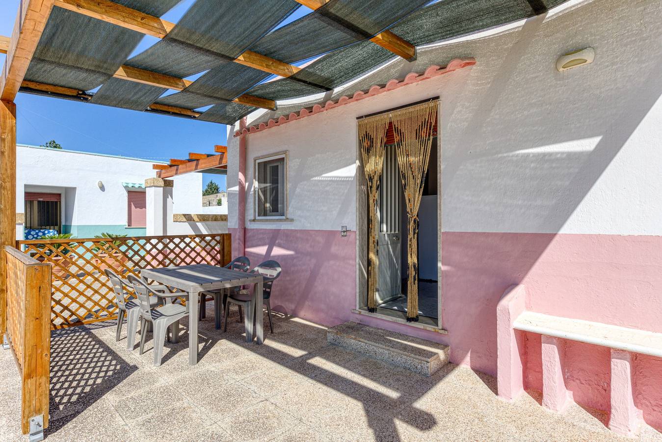 Appartement entier, Appartement 'Villino Scapucci' avec vue sur mer, terrasse privée et climatisation in Leuca, Castrignano del Capo