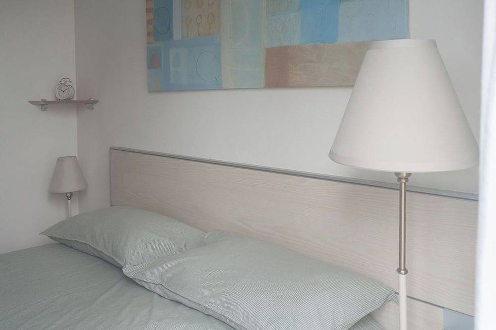 Apartamento entero, The vineyard tower in Alba, Langhe