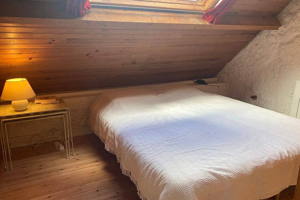 3-bedroom house, 1800m² garden, pets allowed in Locmaria, Côte des Mégalithes