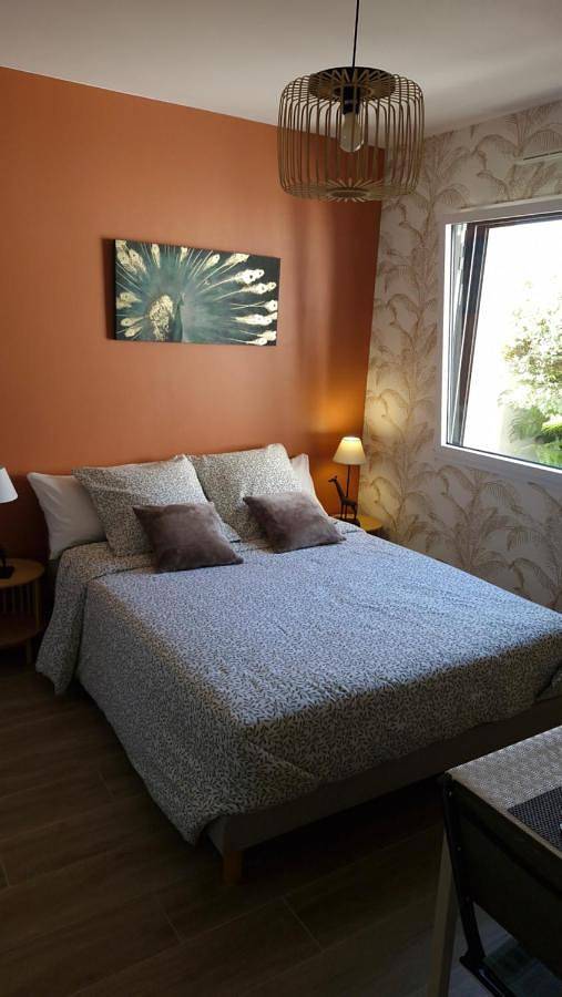 Gîte pour 2 personnes, avec Terrasse et Jardin à Plouvorn