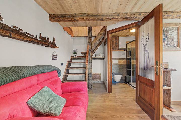 Hel lägenhet, Apartment 'Il Cervo' with Private Balcony with Mountain View in La Cerise (Gressan), Comune di Gressan