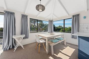 Vacation House for 5 Guests in Mount Maunganui, Bay of Plenty, Picture 4