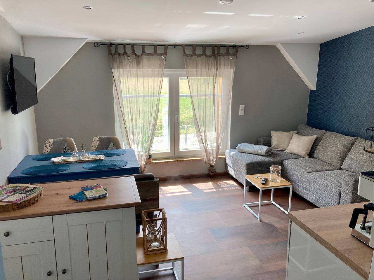 Ganze Wohnung, Ferienwohnung 'See' mit Seeblick, gemeinsamer Terrasse und Wlan in Friedrichswalde, Barnimerland Region