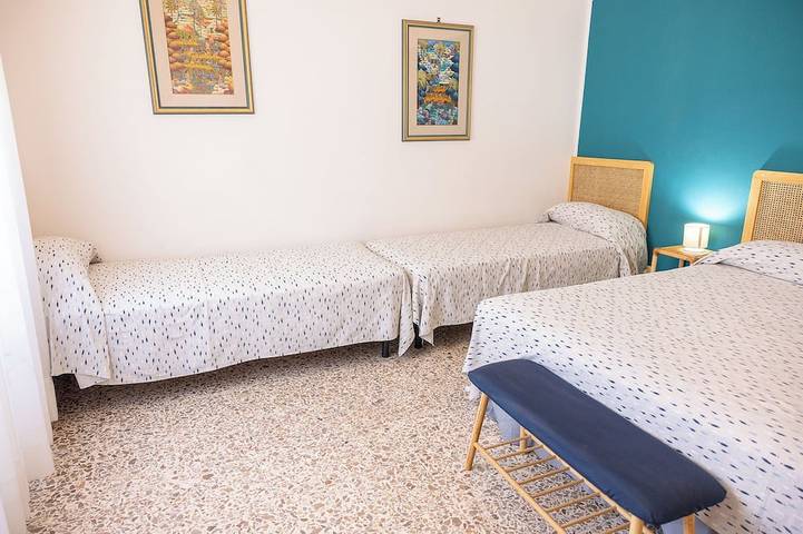 Appartement entier, Marina: 90 m² with a terrace, 200 m from the sea – up to 6 guests in Marina di Grosseto, Grosseto