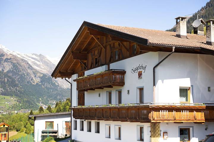 Ganze Wohnung, Ferienwohnung 'Fichte' mit Bergblick, privatem Garten und Wi-Fi in Stubaier Alpen, Ratschings