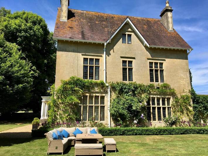 B&b for 2 people, with terrace and view as well as garden in The Cotswolds